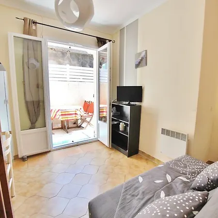 La Violette Apartment